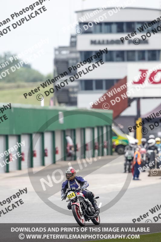 Vintage motorcycle club;eventdigitalimages;mallory park;mallory park trackday photographs;no limits trackdays;peter wileman photography;trackday digital images;trackday photos;vmcc festival 1000 bikes photographs